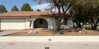 4 beds, 2 baths, 2 car garage . Boulder City RV parking Gallery 38
