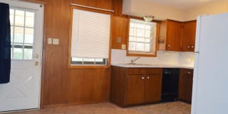 908 East Stone Street Gallery 11