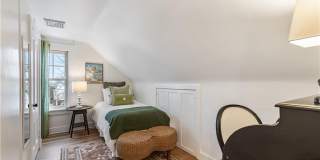 21 Bedlow Avenue Gallery 26