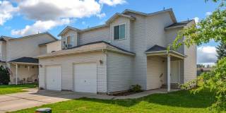 3 bed 2 bath duplex with sprinkler system Gallery 1