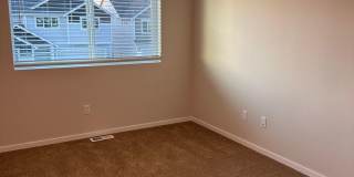 Beautiful Spanaway Home! Apply Today Gallery 17