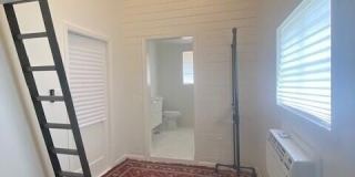 1428 S Oakley Place Gallery 24