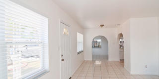 Freshly Updated 3 Bed, 2 Bath Home in West Tampa! AVAILABLE ON JULY 15TH Gallery 3