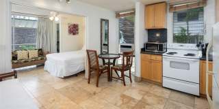 240 Liliuokalani Avenue unit: 202 Gallery 1