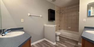 Cottage Style Home in Savannah Trace Gallery 8