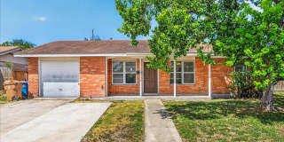 1626 Bois D Arc - 4/bedroom 2/bathroom - $1695/month 1626 Bois D Arc - 4/bedroom 2/bathroom - $1695/month Gallery 1