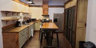 1/2 off 1 month-Charming Industrial 4 Bedroom/4 Bathroom Apartment in Pigtown, MD! Gallery 5