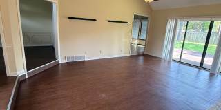 8142 Creekside Circle South Gallery 23