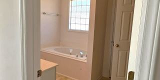 Room in 2 Bedroom Home at Chenille Dr Gallery 19