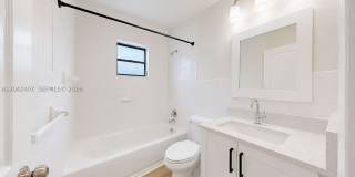 1670 W 42nd St Gallery 24