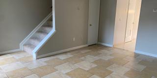 Avon -Townhouse 2 bedrooms 1.5 Baths Gallery 7
