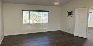 Elegant 4-Bedroom Oasis Near Downtown Summerlin Gallery 16