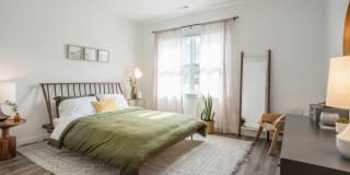 Blvd & Bond Gallery 7