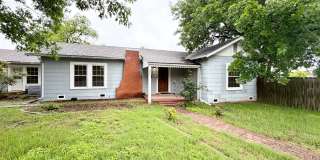 Spacious 3 bedroom with its own micro-park! Gallery 1