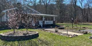 Rare Oasis: 2BR Home with Large Loft Area on 1.5 Acres Bordering National Forest and Fronting Dry River! Gallery 1