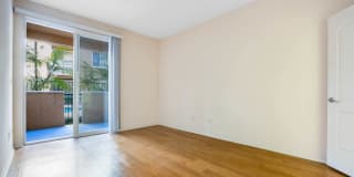 Belle Fontaine Gallery 33