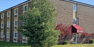 Saluki Apartments Gallery 8