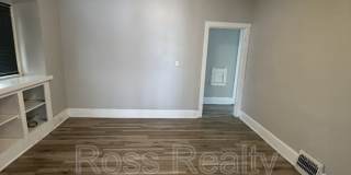 2752 Monroe St Gallery 3