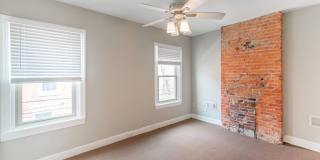 Three Bedroom Home in Graduate Hospital Gallery 15