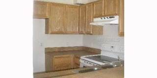 Cozy 3 Bedroom 2 Bath (2 Story) Townhome - BVL Gallery 1