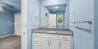 Beautiful 2 Bed, 3 Bath Home Just Off Weddington! Gallery 23