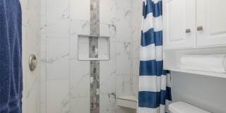 Beautifully Updated Condo Gallery 24