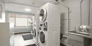 Boutique Living Steps from Highlands Square Gallery 15
