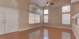 5 bed / 3 bath / 3 car with Pool & Spa Gallery 5