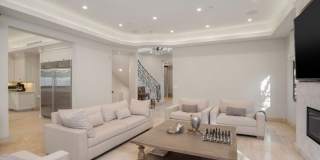 333 S Canon Dr Gallery 3