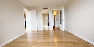 Charming 2 Bedroom- No Broker Fee Gallery 5