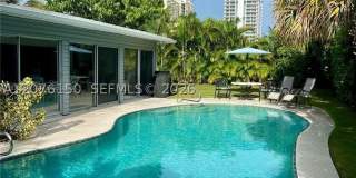 1241 Manor Dr Gallery 1