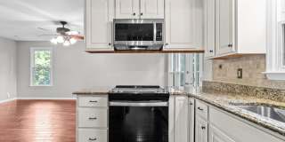 Pet Friendly Three Bedroom! Gallery 12