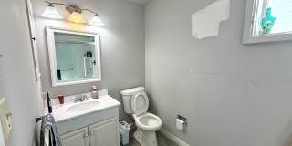2242 Victor Street Gallery 9