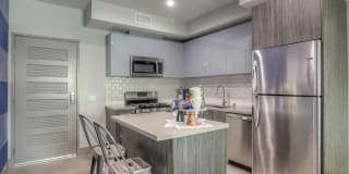 The Mansfield at Miracle Mile Gallery 48