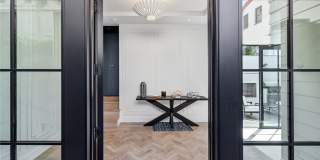 2428 The Strand Gallery 14