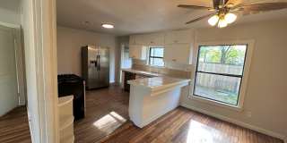 919 South Clements Street Gallery 13