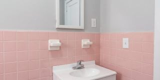 352 Adams Street Gallery 16