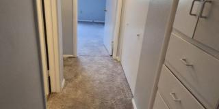 Very nice home located in the Eisenhower Village! NO PETS! Gallery 15