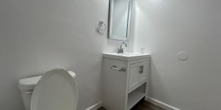 Tarzana Five Apartments Gallery 20