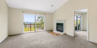 2-Bedroom, 2-Bathroom Condo with Stunning Downtown Views Gallery 3