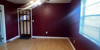 Spacious 3BR/2BA Home In Webb City, MO with shed and bonus room!! Gallery 15