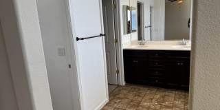 Beautiful and spacious 4 bedroom/ 2.5 bathroom home Gallery 16