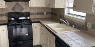Cozy 3/2/2 Brick Home! Available September!! Gallery 46