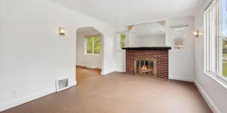 $1250 3 bedroom bungalow Gallery 3