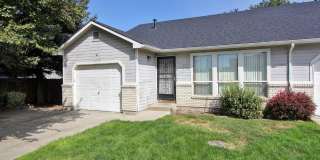 Single-Level Unit w/1-Car Garage Gallery 1