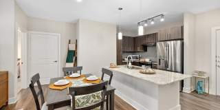 Everleigh Lakeline 60+ Active Adult Apartment Homes Gallery 8