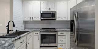 Luxury Condo In Desirable Salt Lake Community Gallery 4