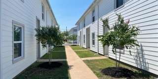 1505 W Pearl Street Gallery 1