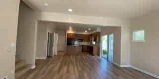 Rare Liberty Lake Townhome in Rocky Hill – 3 Bed, 2.5 Bath End Unit Available July 15th Gallery 5