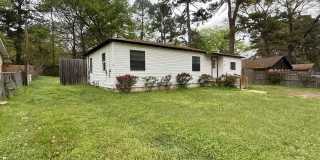 4-bed, 3-bath, HUGE yard! Gallery 1